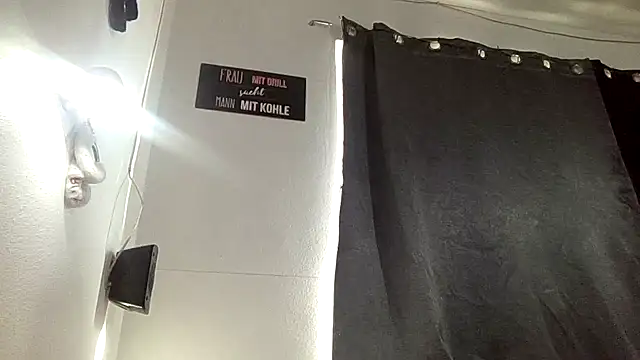 Snapshot of Miss_candymandy chatting on 02/18/25, 12:49 Miss candymandy online show from 02/18/25, 12:49