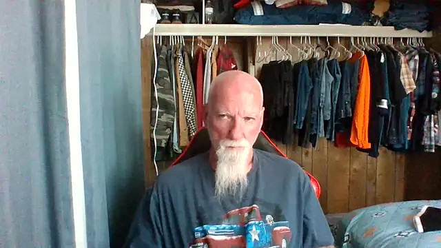 Snapshot of mayas_husband chatting on 10/20/25, 06:19 mayas husband online show from 10/20/25, 06:19