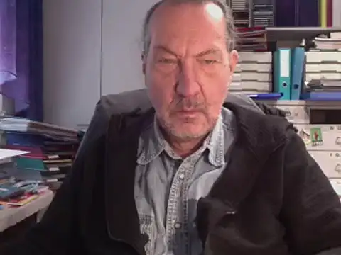 Snapshot of HMStraps01 chatting on 12/20/24, 01:11 HMStraps01 online show from 12/20/24, 01:11