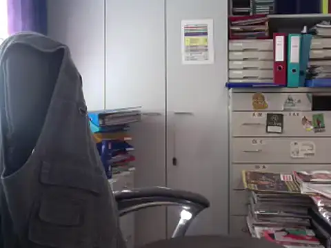 Snapshot of HMStraps01 chatting on 12/30/24, 10:21 HMStraps01 online show from 12/30/24, 10:21