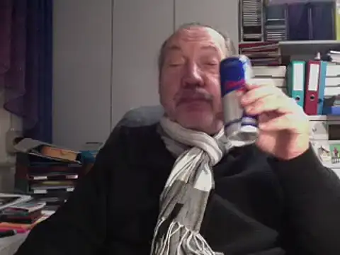 Snapshot of HMStraps01 chatting on 01/15/25, 03:50 HMStraps01 online show from 01/15/25, 03:50