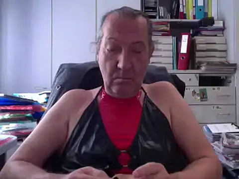 Snapshot of HMStraps01 chatting on 09/22/25, 08:49 HMStraps01 online show from 09/22/25, 08:49