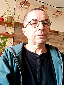 Snapshot of Xavspank2 chatting on 03/01/26, 02:41 Xavspank2 online show from 03/01/26, 02:41