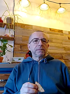 Snapshot of Xavspank2 chatting on 03/03/26, 08:31 Xavspank2 online show from 03/03/26, 08:31