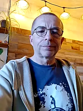 Xavspank2 online show from 03/25/26, 02:45