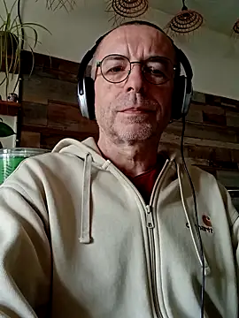 Xavspank2 online show from 04/13/26, 09:37