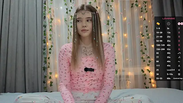 Snapshot of CarolinePepper chatting on 01/09/26, 01:47 CarolinePepper online show from 01/09/26, 01:47