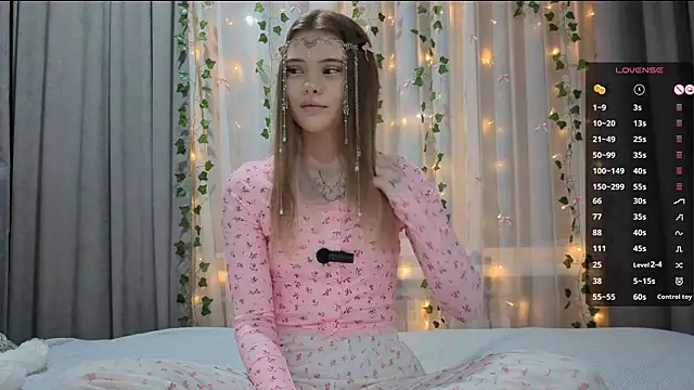 Snapshot of CarolinePepper chatting on 01/11/26, 02:00 CarolinePepper online show from 01/11/26, 02:00