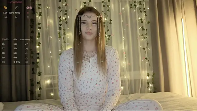 Snapshot of CarolinePepper chatting on 02/01/26, 02:15 CarolinePepper online show from 02/01/26, 02:15