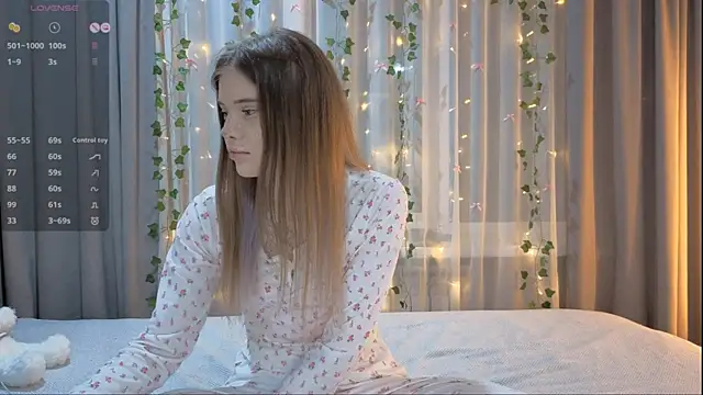 Snapshot of CarolinePepper chatting on 02/07/26, 02:10 CarolinePepper online show from 02/07/26, 02:10