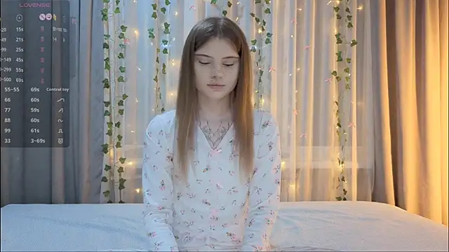 Snapshot of CarolinePepper chatting on 02/12/26, 02:12 CarolinePepper online show from 02/12/26, 02:12