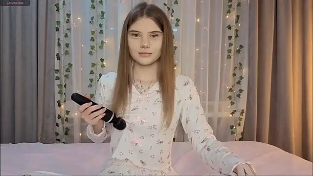 Snapshot of CarolinePepper chatting on 02/19/26, 01:40 CarolinePepper online show from 02/19/26, 01:40