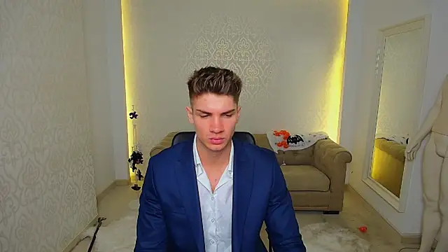 MaxKaiden online show from 10/30/25, 05:42