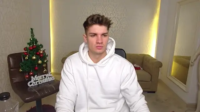 MaxKaiden online show from 12/22/25, 06:05