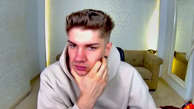 MaxKaiden online show from 04/17/26, 04:48