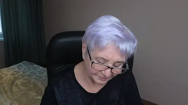 Snapshot of Sandra_Snowflake chatting on 02/17/25, 01:42 Sandra Snowflake online show from 02/17/25, 01:42