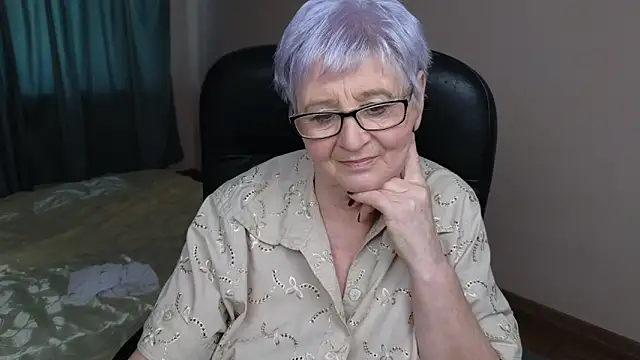 Snapshot of Sandra_Snowflake chatting on 03/21/25, 10:39 Sandra Snowflake online show from 03/21/25, 10:39