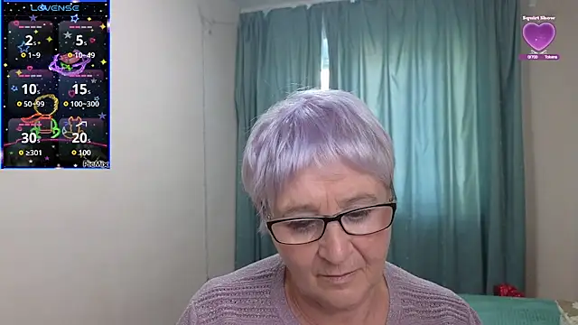 Snapshot of Sandra_Snowflake chatting on 09/30/25, 12:21 Sandra Snowflake online show from 09/30/25, 12:21