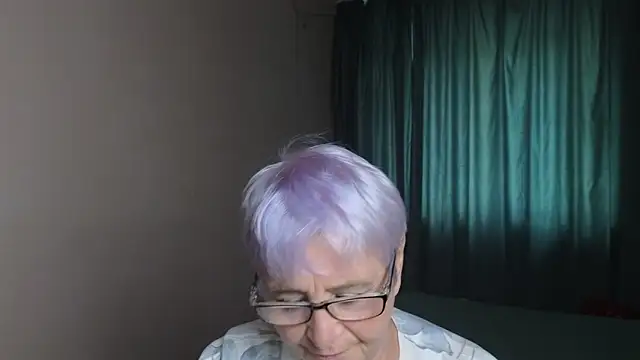 Snapshot of Sandra_Snowflake chatting on 10/10/25, 11:53 Sandra Snowflake online show from 10/10/25, 11:53