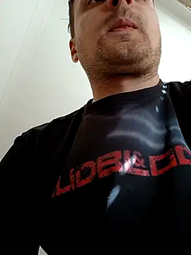 Snapshot of Eusuntnoulgigolo chatting on 02/14/26, 10:01 Eusuntnoulgigolo online show from 02/14/26, 10:01