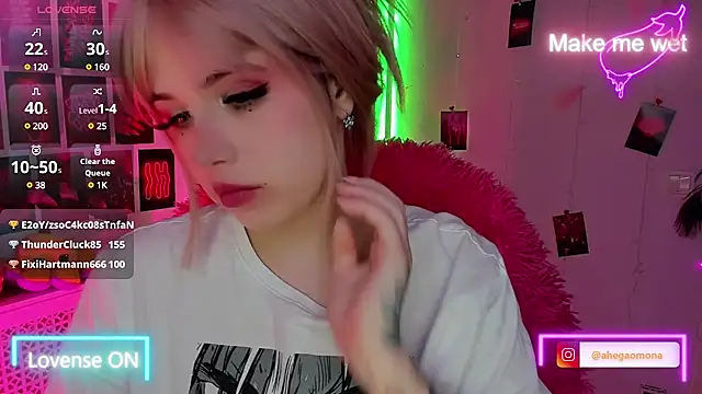 Snapshot of Sparkle_Mona chatting on 03/04/25, 05:42 Sparkle Mona online show from 03/04/25, 05:42