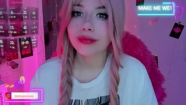 Snapshot of Sparkle_Mona chatting on 03/19/25, 01:54 Sparkle Mona online show from 03/19/25, 01:54