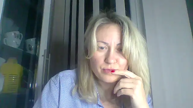 Snapshot of Mary888x chatting on 03/01/25, 09:15 Mary888x online show from 03/01/25, 09:15