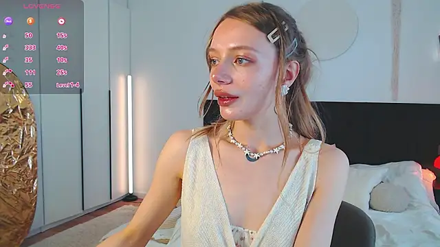 LunaticaBae online show from 03/23/26, 02:37