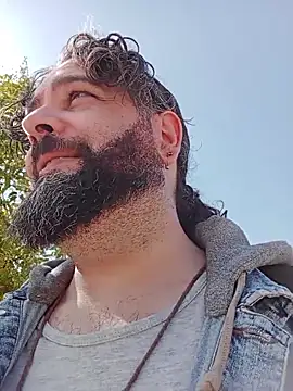 Snapshot of serpensy chatting on 10/14/25, 12:06 serpensy online show from 10/14/25, 12:06