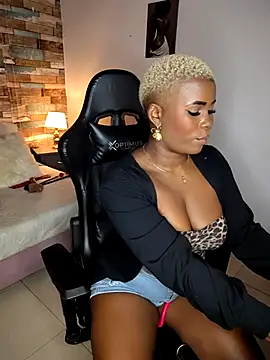 DashaSousaa online show from 04/15/26, 12:45