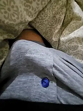 Snapshot of skiciyunis chatting on 11/18/25, 08:46 skiciyunis online show from 11/18/25, 08:46