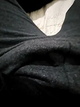 Snapshot of skiciyunis chatting on 01/08/26, 02:41 skiciyunis online show from 01/08/26, 02:41