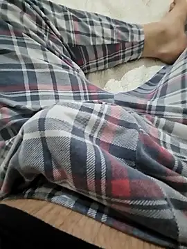 Snapshot of skiciyunis chatting on 02/22/26, 02:15 skiciyunis online show from 02/22/26, 02:15