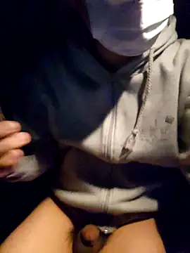 Snapshot of yqaelx chatting on 03/06/25, 04:28 yqaelx online show from 03/06/25, 04:28