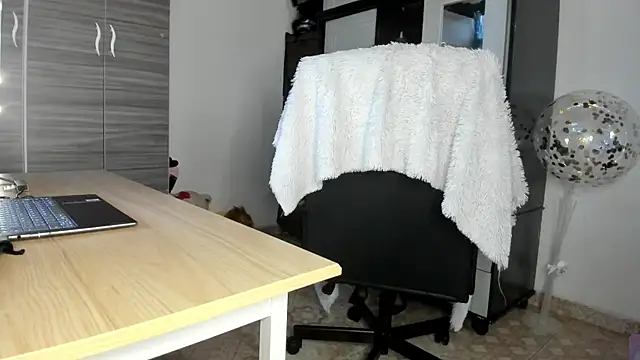 MollyCraft online show from 12/04/25, 07:11