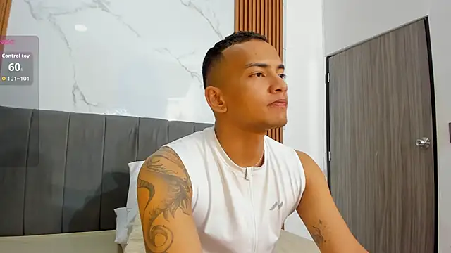 Snapshot of Rafa2004Cruz chatting on 10/02/25, 12:01 Rafa2004Cruz online show from 10/02/25, 12:01