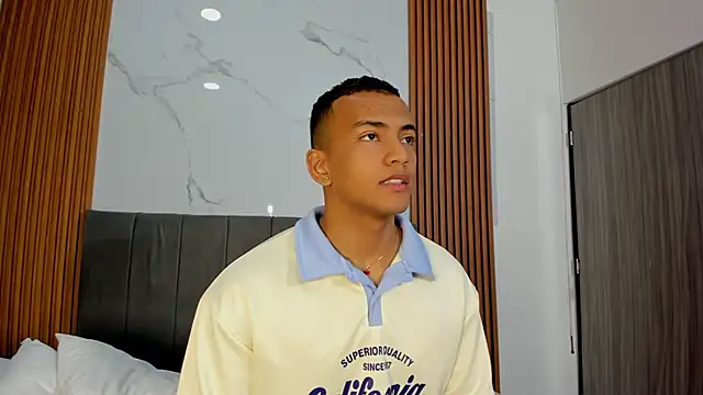 Snapshot of Rafa2004Cruz chatting on 10/12/25, 02:49 Rafa2004Cruz online show from 10/12/25, 02:49