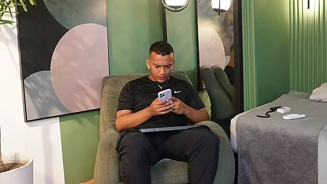 Snapshot of Rafa2004Cruz chatting on 12/18/25, 12:44 Rafa2004Cruz online show from 12/18/25, 12:44