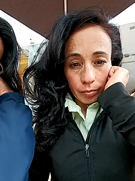 Snapshot of Coeur_de_luxure chatting on 02/15/25, 08:54 Coeur de luxure online show from 02/15/25, 08:54