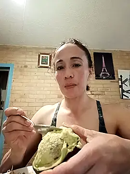 Snapshot of Coeur_de_luxure chatting on 02/16/25, 09:05 Coeur de luxure online show from 02/16/25, 09:05