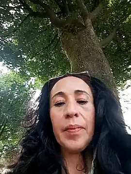 Snapshot of Coeur_de_luxure chatting on 02/27/25, 05:47 Coeur de luxure online show from 02/27/25, 05:47