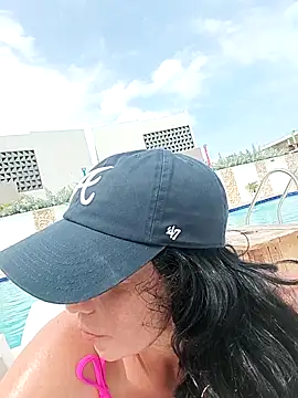 Snapshot of Coeur_de_luxure chatting on 03/05/25, 03:07 Coeur de luxure online show from 03/05/25, 03:07