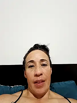 Snapshot of Coeur_de_luxure chatting on 03/19/25, 02:59 Coeur de luxure online show from 03/19/25, 02:59