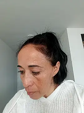 Snapshot of Coeur_de_luxure chatting on 09/10/25, 03:34 Coeur de luxure online show from 09/10/25, 03:34