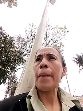 Snapshot of Coeur_de_luxure chatting on 09/27/25, 05:51 Coeur de luxure online show from 09/27/25, 05:51