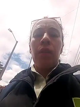 Snapshot of Coeur_de_luxure chatting on 10/08/25, 06:16 Coeur de luxure online show from 10/08/25, 06:16