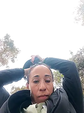 Snapshot of Coeur_de_luxure chatting on 10/14/25, 06:20 Coeur de luxure online show from 10/14/25, 06:20