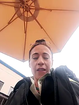 Snapshot of Coeur_de_luxure chatting on 11/14/25, 02:16 Coeur de luxure online show from 11/14/25, 02:16