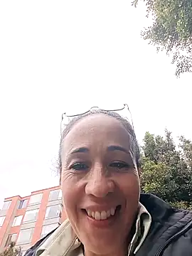 Snapshot of Coeur_de_luxure chatting on 11/19/25, 07:25 Coeur de luxure online show from 11/19/25, 07:25