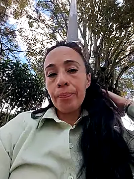 Snapshot of Coeur_de_luxure chatting on 11/22/25, 06:07 Coeur de luxure online show from 11/22/25, 06:07